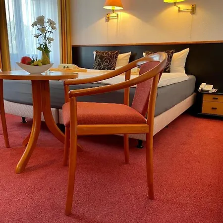 Mustang Am Grossen Garten Hotel