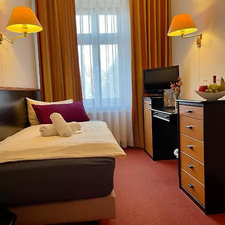 Mustang Am Grossen Garten Hotel