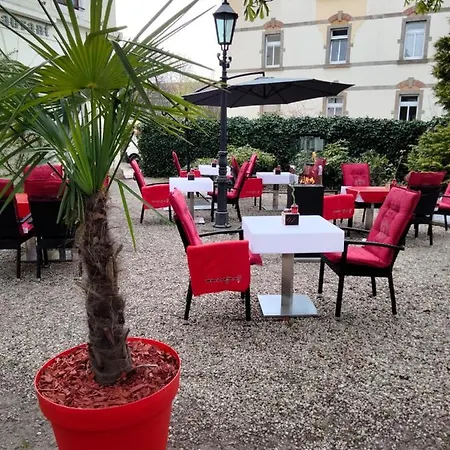 Mustang Am Grossen Garten Dresde