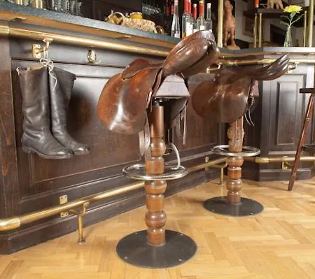 Mustang Am Grossen Garten Dresde