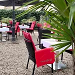 Mustang Am Grossen Garten 3* 德累斯顿