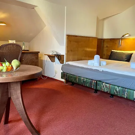 Mustang Am Grossen Garten Drezno