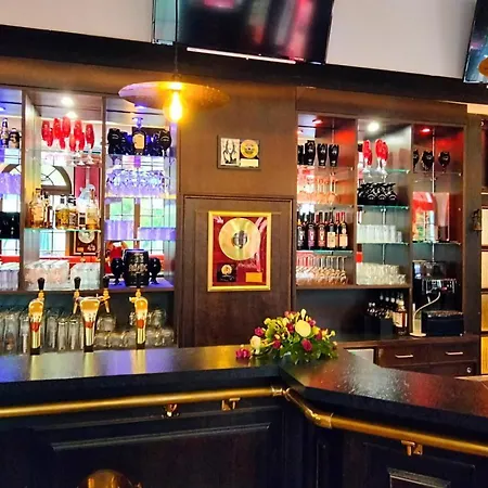 Mustang Am Grossen Garten Отель