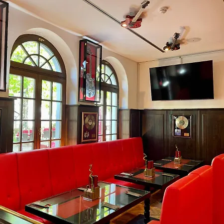 Mustang Am Grossen Garten