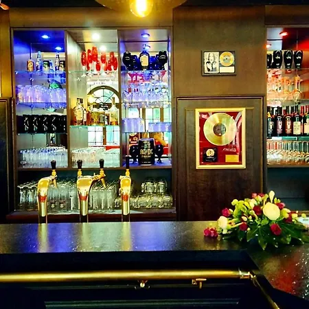 Mustang Am Grossen Garten Hotel Drezno