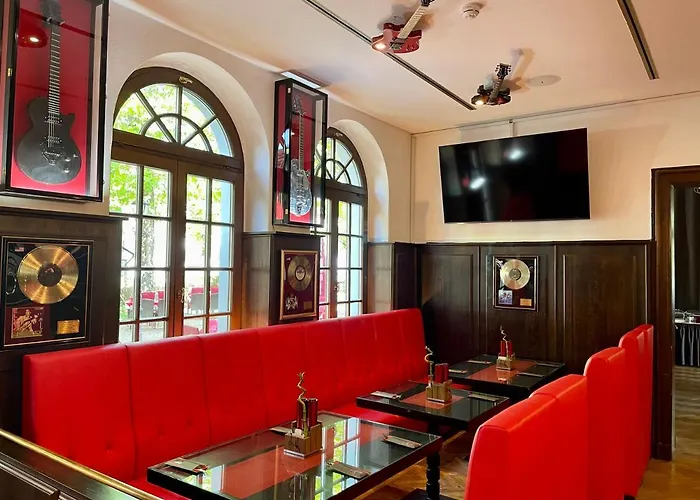 Mustang Am Grossen Garten