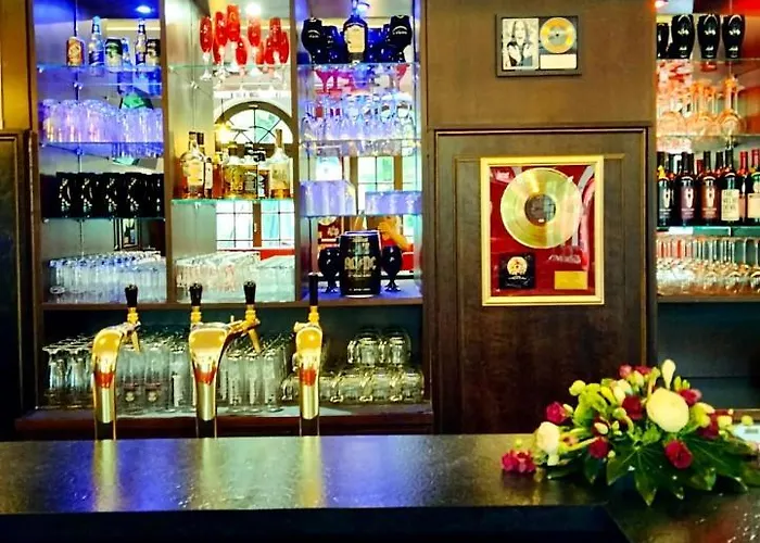 Mustang Am Grossen Garten Hotel Drezno